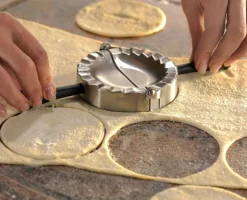 Küchenzubehör>Gefu Ravioli/Maultaschenformer schwarz