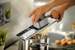 Küchenzubehör>Gefu Spätzelhobel lange Spätzle schwarz