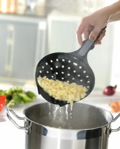 Gefu Spätzlelöffel schwarz^ Küchenzubehör