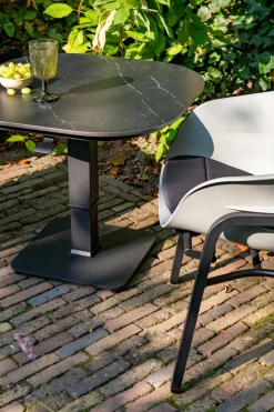 Loungetische><noscript><img width=