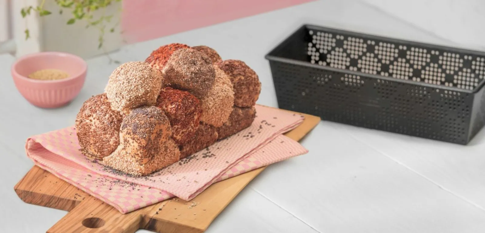 Kaiser Brotform perforiert 36cm schwarz^ Backzubehör