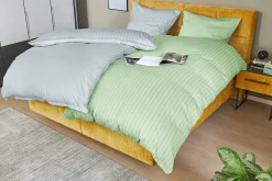 Satin><noscript><img width=