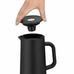 WMF Isolierkanne 1l schwarz^ Thermoskannen